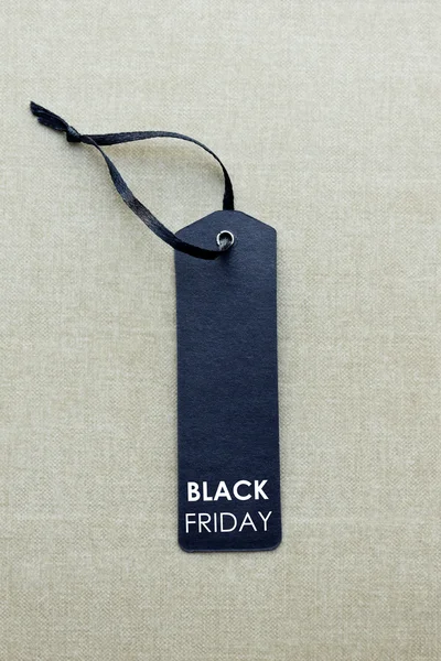 siyah Cuma satış etiketi