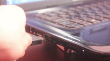 USB kablo aygıtı laptop bağlamak