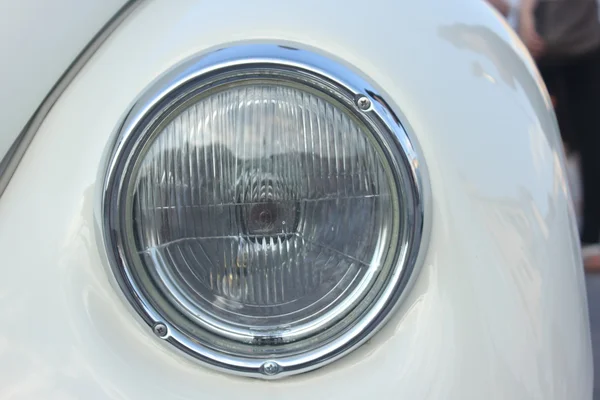 Lampu depan mobil tua — Stok Foto