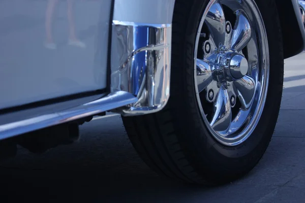 Old car wheel — Stock Photo, Image