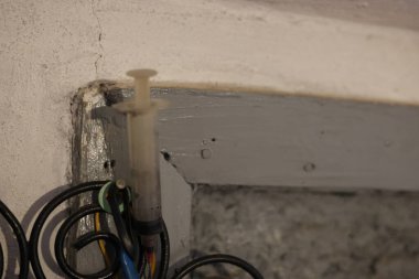 Kullanılmış, kayıp şırınga. Uyuşturucu bağımlılığı kirli nesne