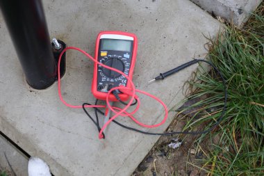 Elektrik güvenliği için çokölçer aracı