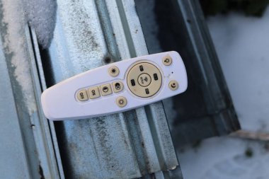 Uzaktan kumanda aygıtı, beyaz renk