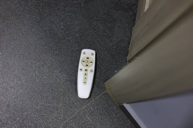 Uzaktan kumanda aygıtı, beyaz renk