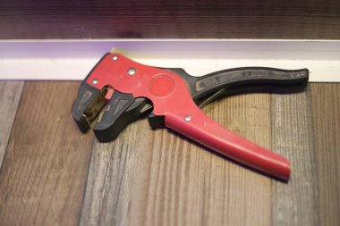 Kablo Striptizci Düz Kablolar, Elektrikçi sapı aracı