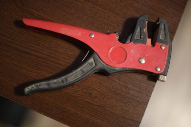 Kablo Striptizci Düz Kablolar, Elektrikçi sapı aracı