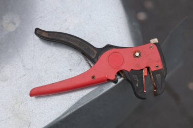 Kablo Striptizci Düz Kablolar, Elektrikçi sapı aracı