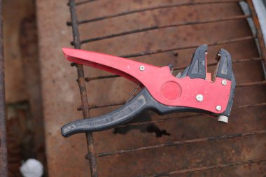 Kablo Striptizci Düz Kablolar, Elektrikçi sapı aracı