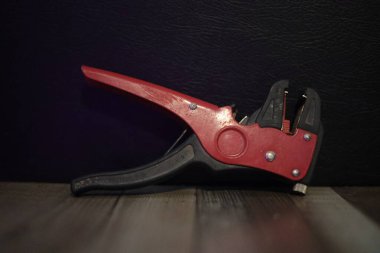 Kablo Striptizci Düz Kablolar, Elektrikçi sapı aracı