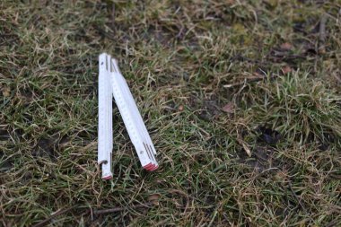 Eski kullanılmış ahşap marangozluk ölçüm aracı