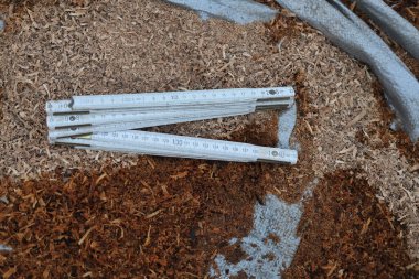 Eski kullanılmış ahşap marangozluk ölçüm aracı