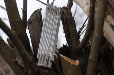 Eski kullanılmış ahşap marangozluk ölçüm aracı