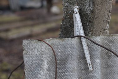 Eski kullanılmış ahşap marangozluk ölçüm aracı