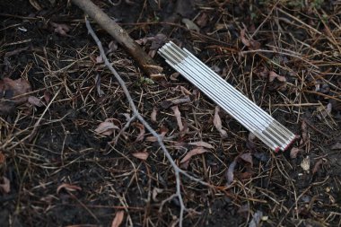 Eski kullanılmış ahşap marangozluk ölçüm aracı