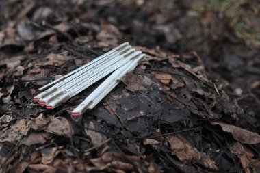 Eski kullanılmış ahşap marangozluk ölçüm aracı