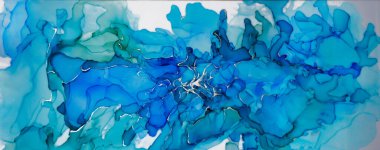 Alkol mürekkebiyle boya. Alkollü boya. İç mekanın dekoru. Güzel parlak mavi, turkuaz renkler. Tasarım için arka plan, doku, modern soyutlama. El yapımı iş.