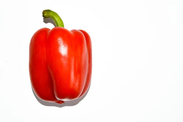 Rijpe Groenten Rode Paprika Een Witte Achtergrond — Stockfoto