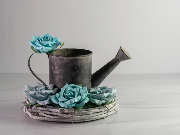 Teal Paper Roses Gray Wooden Wreath Rustic Metal Watering Can — Stock Photo, Image