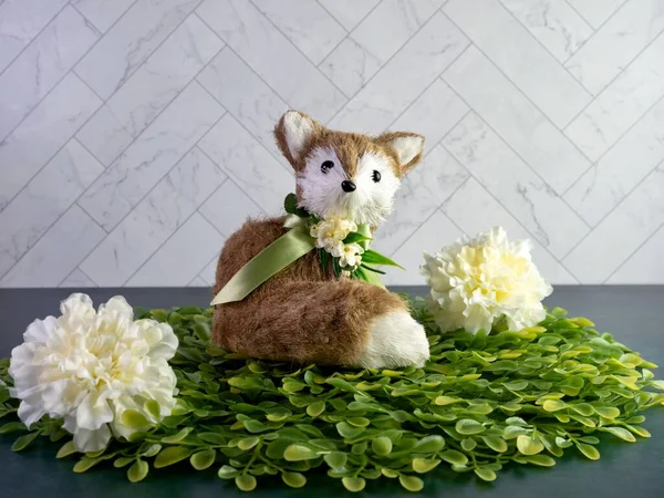 Spring Fox Animal Adorned Yellow Flowers Green Ribbon Bow Sitting — Stock Photo, Image