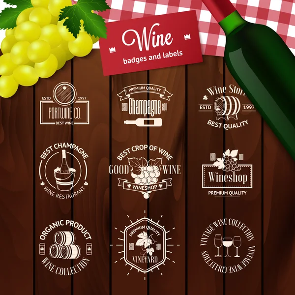 Satz eleganter Weinabzeichen und Etiketten. Vintage Logo-Vorlagen auf Holz-Hintergrund — Stockvektor