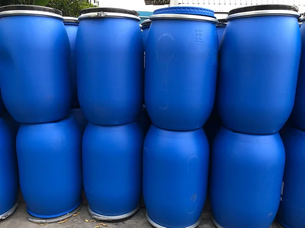 Koyu Mavi Plastik Kova Deposu 120 Litre Tank Sıvı Kimya Stok Resim