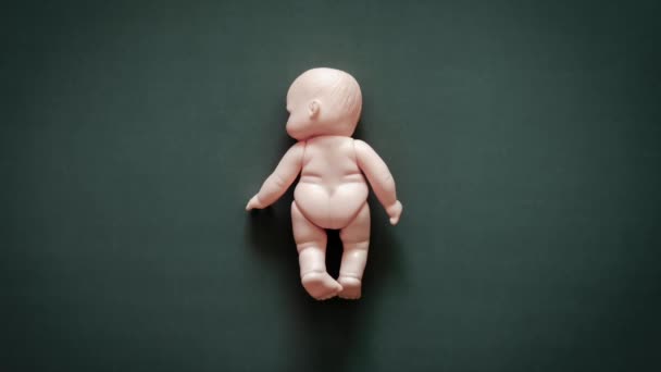 Ghost Baby Turn Head Body Back Dark Background Stop Motion — Stock Video