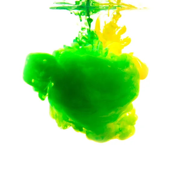 Potente Chorro Pintura Amarilla Verde Agua Sobre Fondo Blanco —  Fotos de Stock