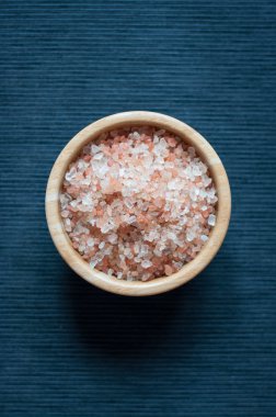 Aromatik banyo tuzu kase