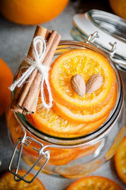 Şekerlenmiş portakal dilimlenmiş 