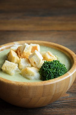 Kremalı brokoli çorbası kase