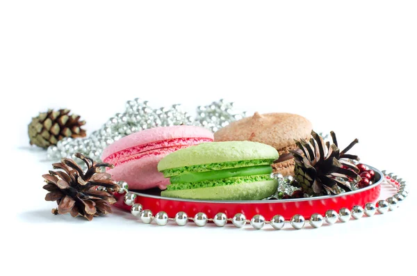 Рождественский натюрморт с макаронами и ель-конусами — стоковое фото