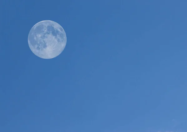 Helder Grote Maan Gezien Vanaf Een Camera — Stockfoto