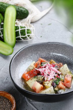 Soğanlı somon ceviche.