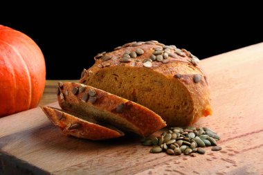 balkabağı ekmeği. Bal kabaklı çavdar ekmeği..