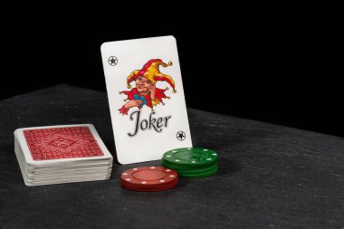 Oyun gecesi, whit friends oynamak, poker oyunu parası. Kazan ya da kaybet. Elin var..