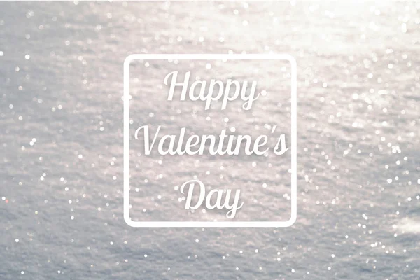 Text in der Mitte mit Wunsch und schönem verschwommenem Hintergrund mit Schneeverwehungen und schimmerndem, glitzerndem Schnee. Valentinstag-Konzept — Stockfoto