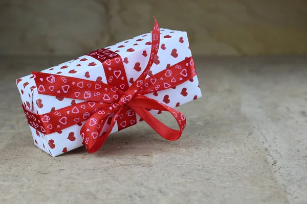 礼品盒 带软木塞背景 假日的概念 情人节 — 图库照片