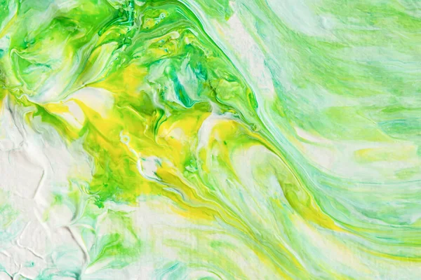摘要黄绿色丙烯酸背景 用液体丙烯酸手绘的画 自然溢出 为春天的设计做准备 流体艺术的技巧 艺术创作风格 水涨船高 — 图库照片