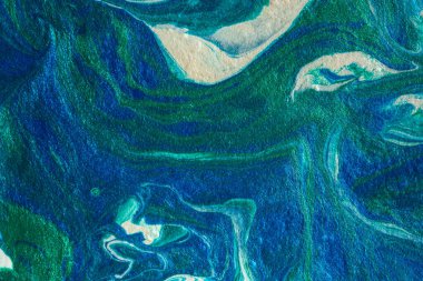 Sıvı sanatının tekniğinde turkuaz mavi soyut arka plan. sıvı sanat modeli. Orijinal sanat. Okyanus ve deniz yüzeyinin derinliğinin simülasyonu. Modern tasarım. Akrilik boyalarla çizim