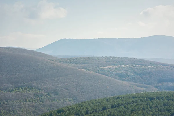 Βουνά Μπλε Καπνιστό Τοπίο Όμορφο Ατμοσφαιρικό Πρωινό Ομιχλώδες Δάσος Ουδέτερο — Φωτογραφία Αρχείου