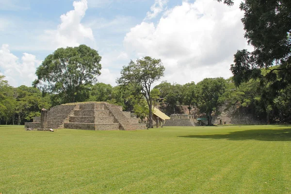 Древний майя археологическое место Копан, в Гондурасе, один — стоковое фото