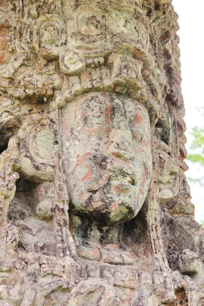 Close-up view of Stela H, beautifully carved in 730 AC, represen — Stock Photo, Image