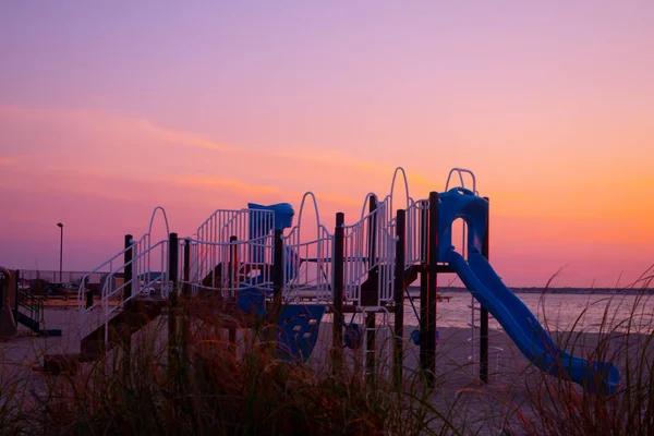 Tobogán Zona Juego Aire Libre Los Niños Arenosos Con Sol — Foto de Stock