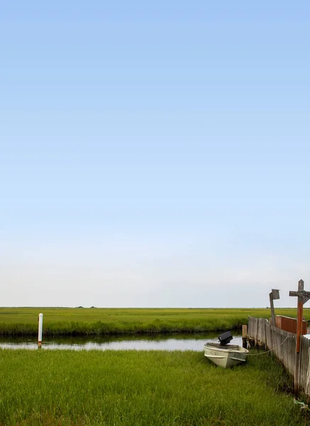 Grassy March Land Dock Waterway Baot Blue Sky — Stock Photo, Image