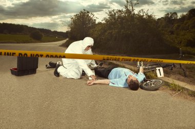 Trajik kaza - scooter binici yolu üzerinde vurmak