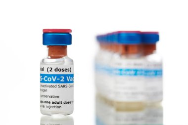 Yeni SARS-CoV-2 aşıları uygulamaya hazır.
