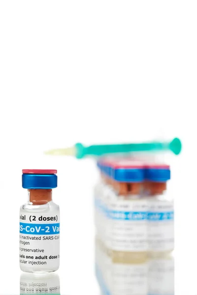 Frascos Nova Vacina Sars Cov Mesa Com Seringa Plástico — Fotografia de Stock