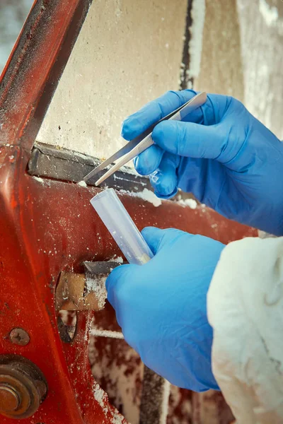 Older Red Car Burned Criminals Examined Police Technician — Stock Photo, Image