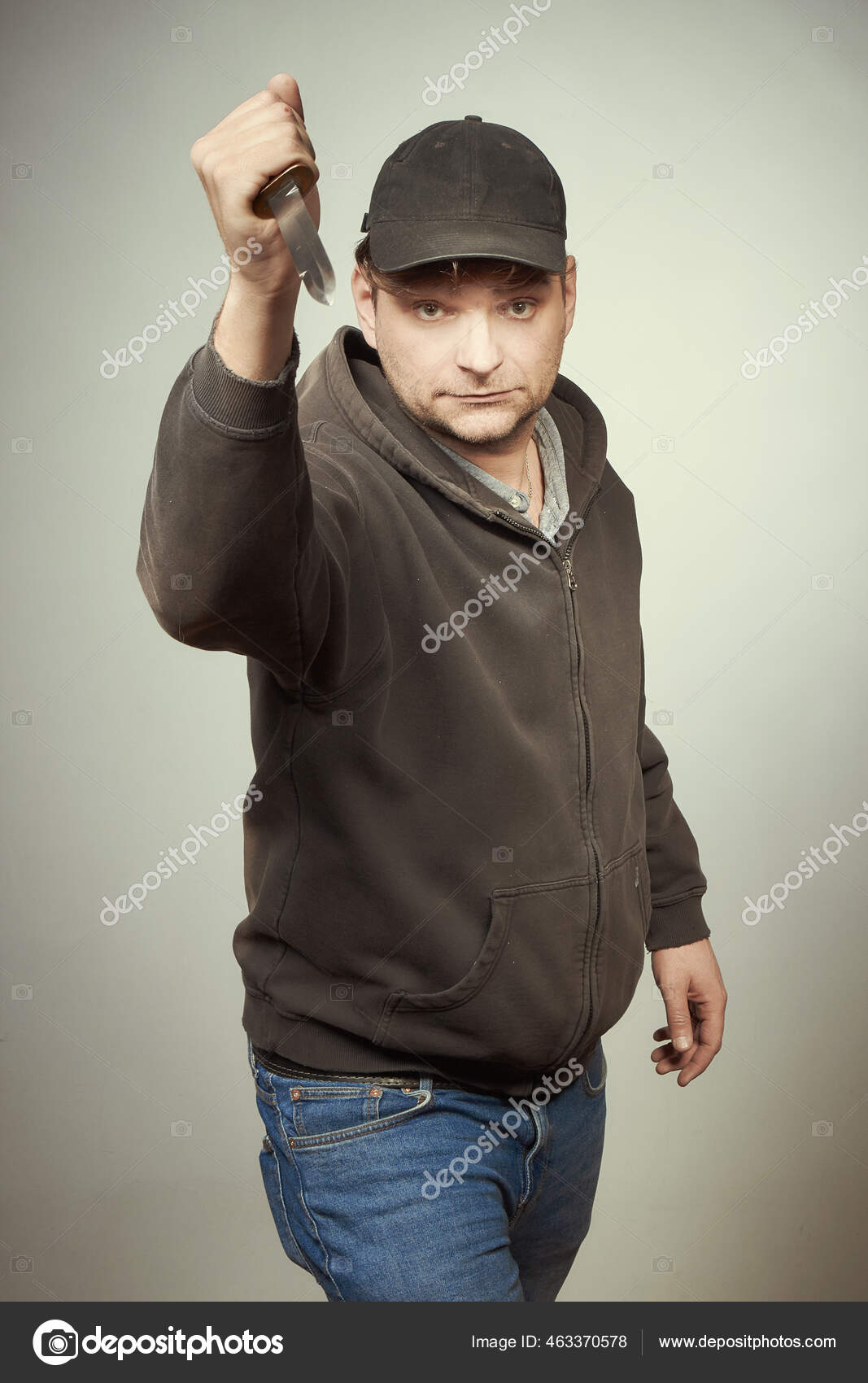 Man Black Hooded Shirt Black Hat Attacking Knife — Stock Photo ©  Couperfield #463370578