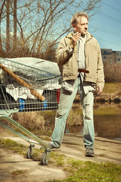 Older Beggar Man His Property Shopping Cart — Stock Photo, Image